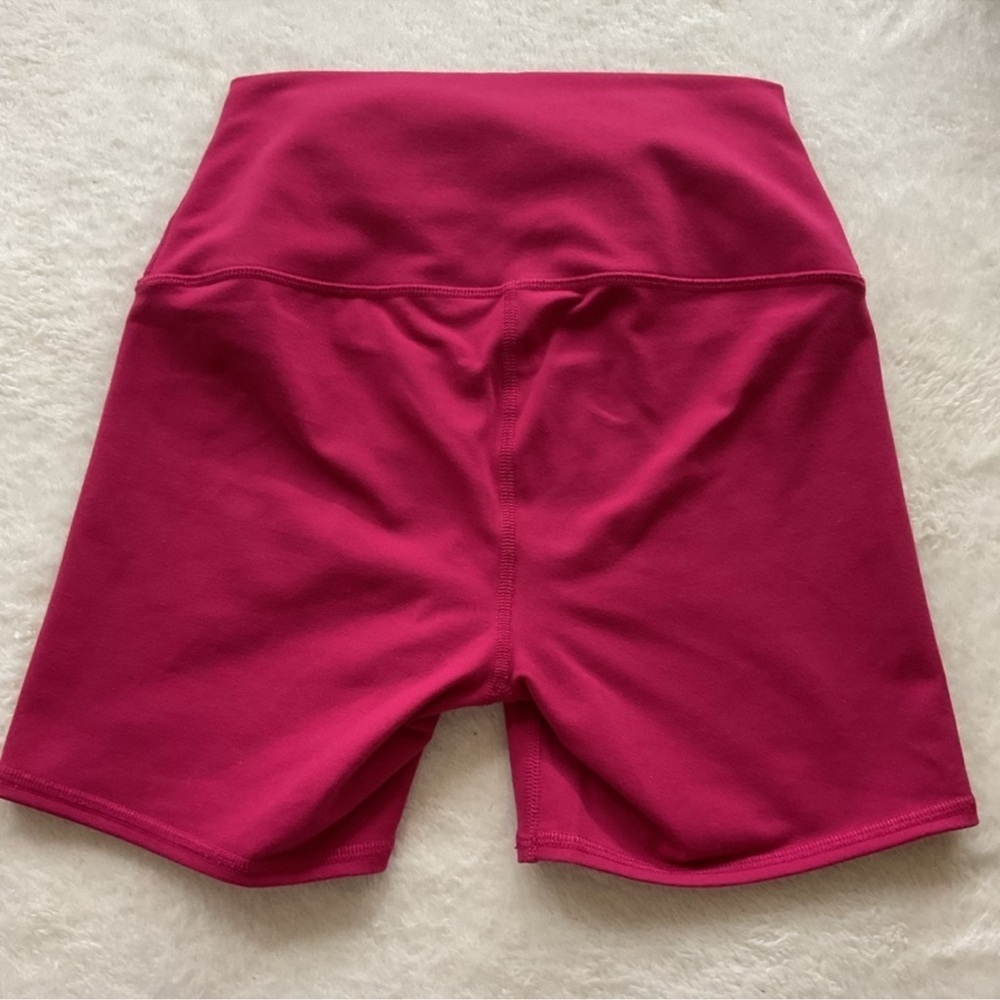 ALO Yoga Women's Vibrant Pink Bike Shorts - Picture 2 of 5